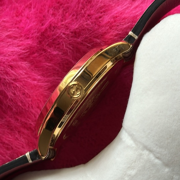 🌺🌸GUCCI BLOOMS TIMELESS WATCH🌸🌺 - Picture 12 of 12